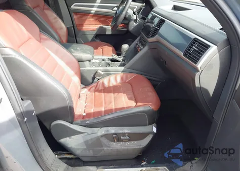 2022 Volkswagen Atlas Cross Sport 3.6L V6 Sel Premium R-Line z USA, uszkodzony, nr VIN 1V2FE2CA0NC214003